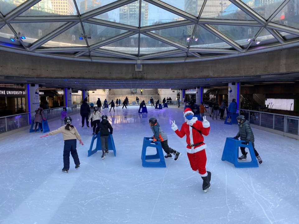 溫市Robson Square溜冰場今開放
