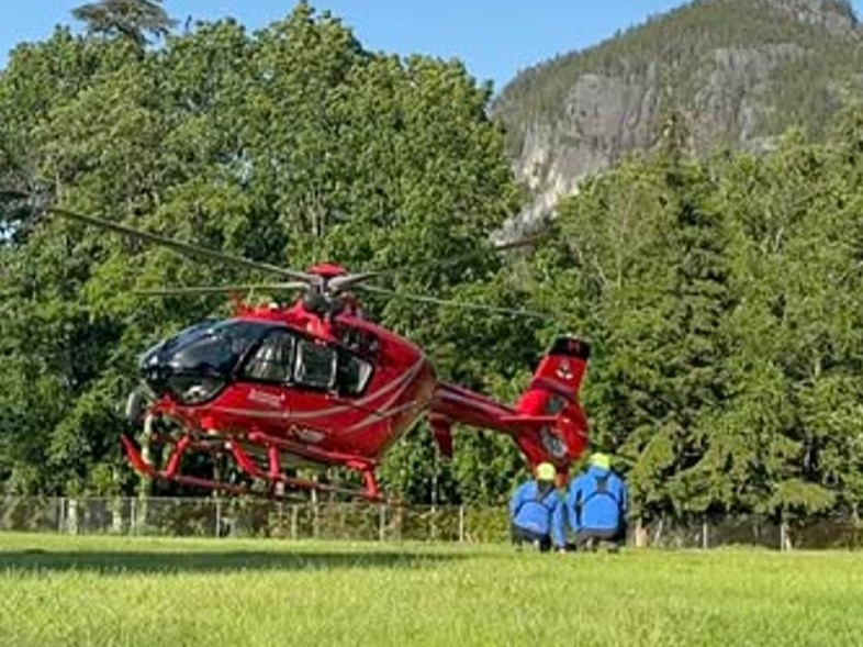 Featured News-Squamish搜救隊批評無人機阻礙救援行動