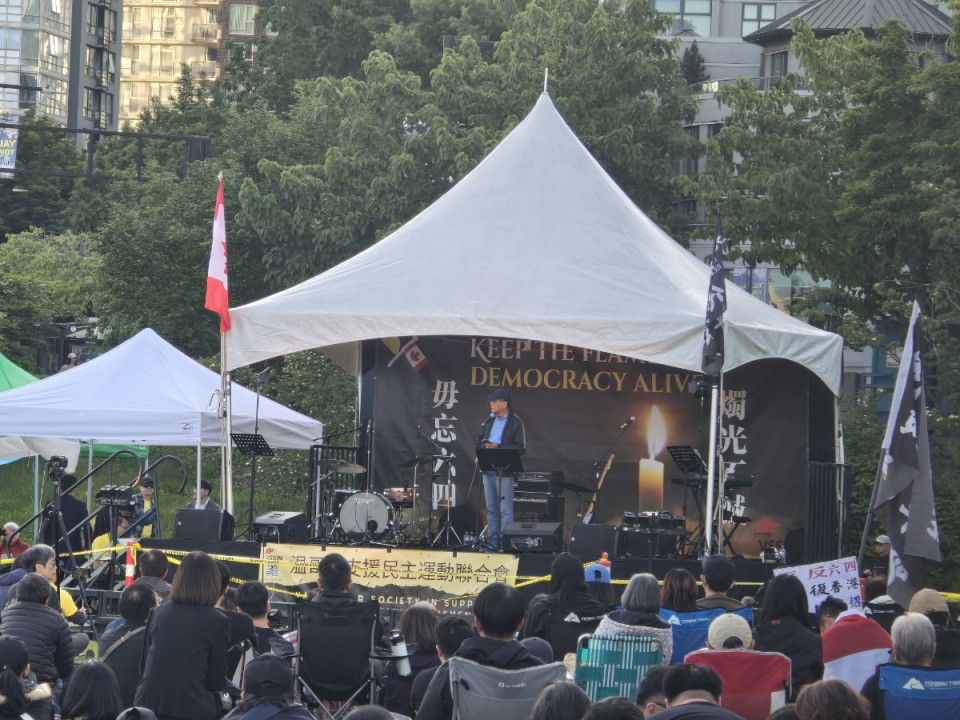 Featured News-溫支聯昨晚舉行六四燭光晚會 約1500人出席