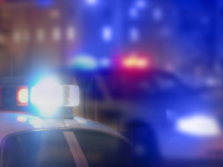 加拿大邊境服務處人員及皇家騎警今早持搜查令在北溫1間私立學校附近1間屋進行有計劃的行動