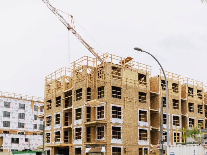 素里市議會通過《住房目標進度報告》
