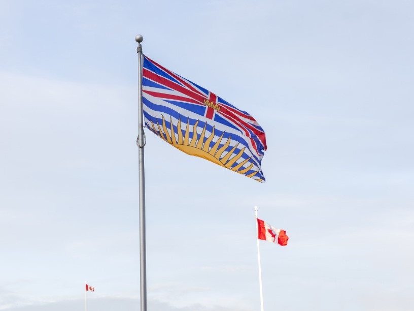 Featured News-East Kootenay 63歲男子Joe Pendry今個月初在狩獵期間與1隻灰熊相遇他揮拳相向擊退灰熊不過本身亦受傷