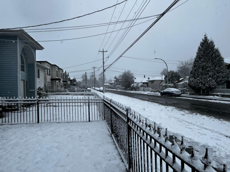 Featured News-BC汽車協會促請駕駛人士做好冬季行車準備因為氣象預測省內多個地區今個星期會有暴雨及降雪