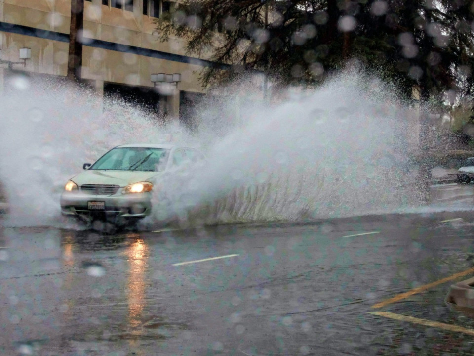 Featured News-連日暴雨致多處受損　卑詩3號公路須關閉搶修