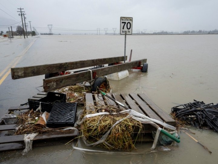 Abbotsford市已經將上星期被洪水淹沒11間屋的疏散令下調為疏散警示
