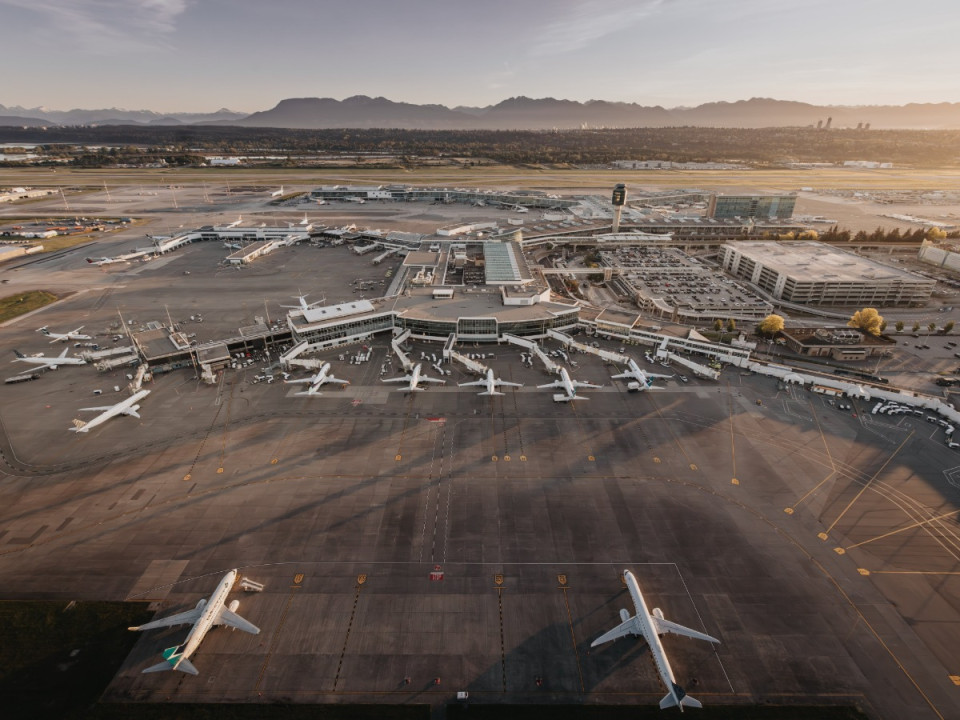 Featured News-機師涉執飛前飲酒被捕  致航班延誤 7 小時