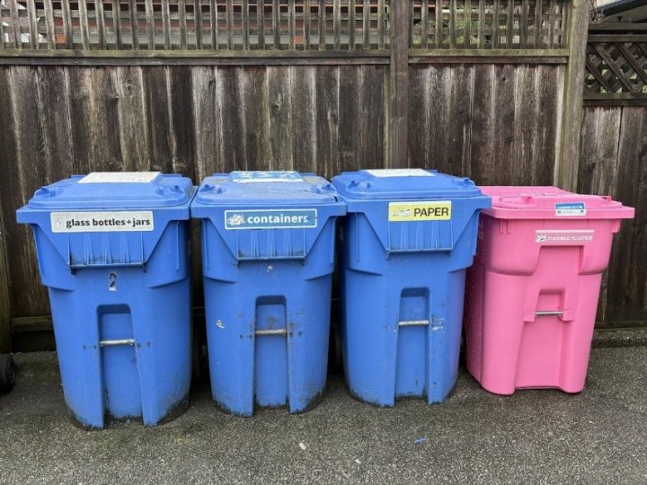 溫市柏文及 Condo將新增回收柔性塑膠物料粉紅垃圾筒