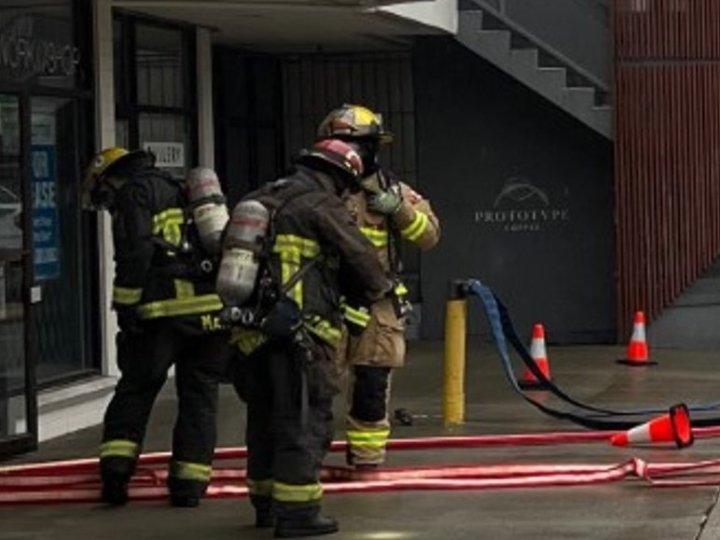 高貴林週四晚一幢住宅大樓發生火警  數十戶居民撤離