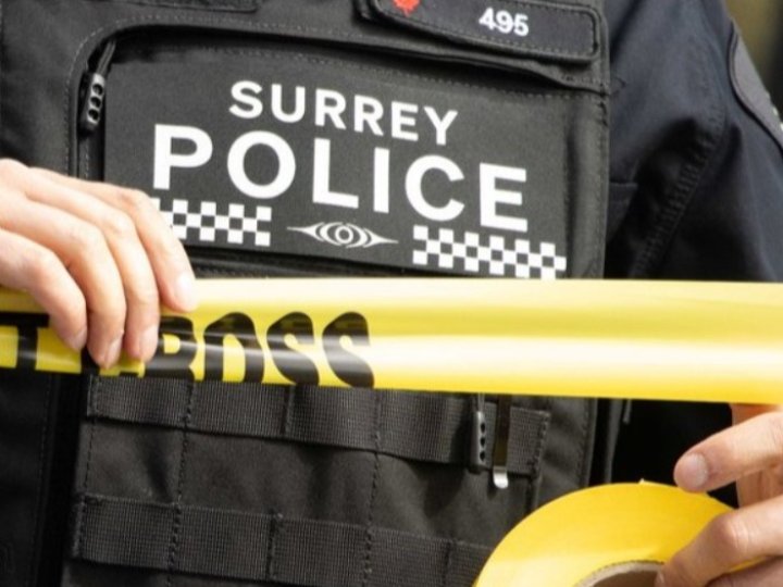 素里警方發出新聞稿說素里昨日發生槍擊案2名男子涉案被捕警方同時知會移民部官員