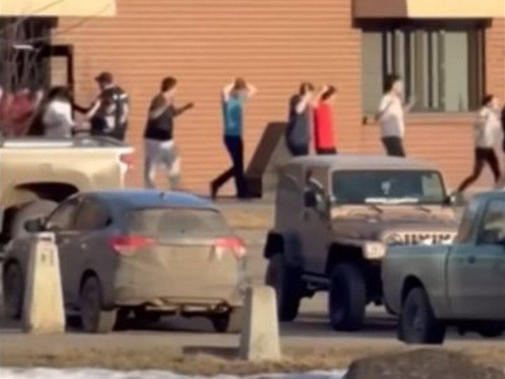 警公布Tumbler Ridge校園槍擊案槍手為18歲跨性別人士   