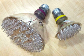 黃 Sir 十多年前已開始自製 LED 燈，更曾以 2 公升汽水和礦泉水的水樽，割去塑膠樽身，再嵌入線路板和 LED 燈泡，製成透明外殼的 LED 燈，是黃 Sir 的獨家發明。