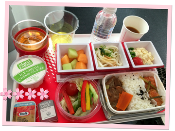 日航對乘客的膳食管理非常認真，烹調時間表配合飛機出發時間，減少將食物來回急凍和解凍，就是為了保存食物的口感和味道。