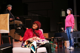 《寄不出的情書》由我們的舊同事潘煒強擔任編劇兼導演；蘇柔美主演，去年首次公映時已贏盡口碑，作為觀眾的李婉華說「喊濕幾包紙巾」。