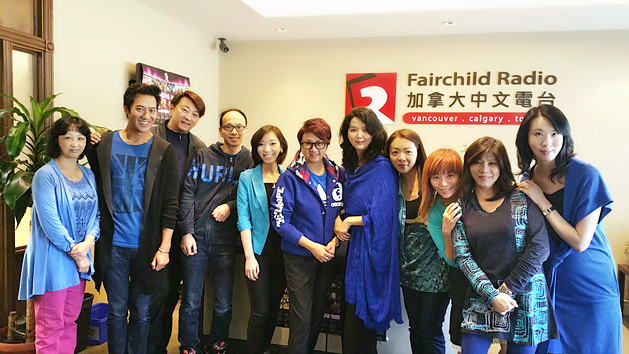多倫多加拿大中文電台的同事除了製作專題訪問，還齊齊身穿藍衣，提醒聽眾正視自閉症。