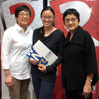 （左起）物理治療師 Ellen Woo、職業治療師 Wendy Lam 和 Celina。