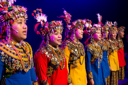 來自台灣屏東的「泰武古謠傳唱」，以音樂呈現排灣族的生命情感和生活方式。