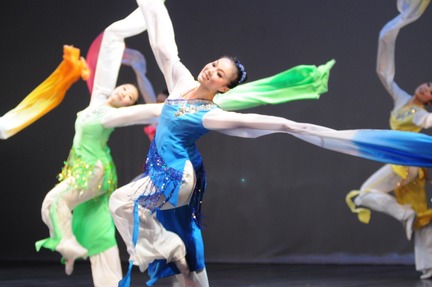 愛舞民族舞團雖然成立了只有短短 9 年，但已多次受邀在大型活動中演出，每次都大獲好評。