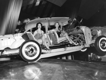 1955 年的香車美人。