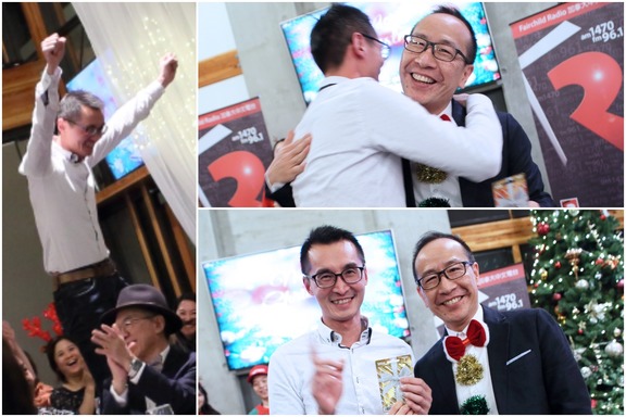 甚麼叫做「開心到飛起」? 市場營業部的 Jason Wu 成為當晚的大贏家，贏得李方大哥手中的 $100 現金購物卡，開心到站在椅子上狂歡！