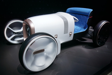 Vision Simplex 概念車，靈感來自 1901 年的 35 PS「尖頭慢」。