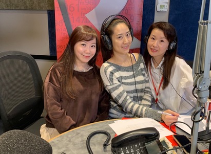 （左起）「小小 DJ 訓練學院」國語班總決賽的主持捷穎，以及兩位評審 Jessica 和 Willow。
