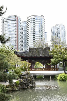 溫哥華中山公園是第一所全用中國設計及建築材料的海外中國庭園。