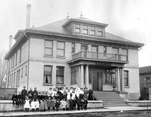 1910 年代衛理會開設之亞裔兒童收容庇護所。（BC Archives C-07927）
