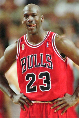 籃球界的神話，球員和球迷的終極仰望，Michael Jordan 被譽為「籃球之神」和「空中飛人」（故此才衍生出 Nike 的 Air Jordan）。退役後的 Michael Jordan 致力從商和行善，球技以外，他的智慧和修養也受人景仰。