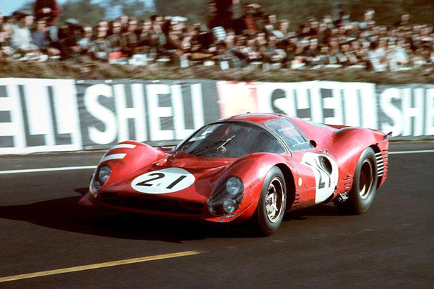 Ferrari 廠隊的兩部 330 P3 均未能跑畢全場。(Photo from lemans-history.com)

