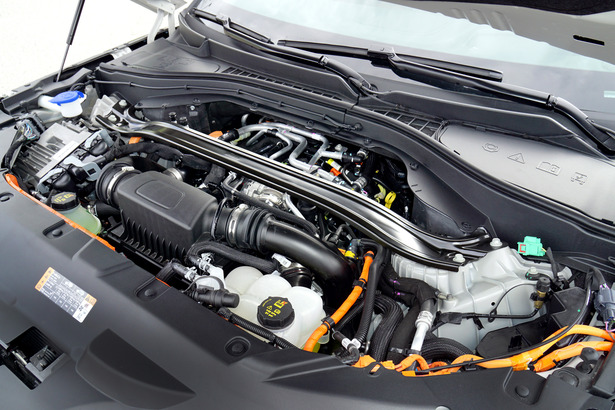 Lincoln Aviator Grand Touring Hybrid 的引擎。PIH 加速表現比汽油版出色。