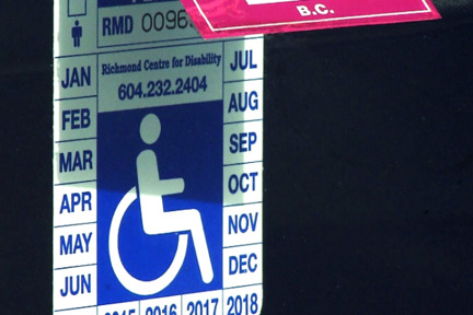 RCD 得到 BC 省和列治文市府的批准，代辦無障礙泊車証，但申請者須持有醫生証明。