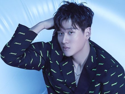 Music 全球首播 - Eric 周興哲《小時候的我們》1746187634 Music 全球首播 - Eric 周興哲《小時候的我們》