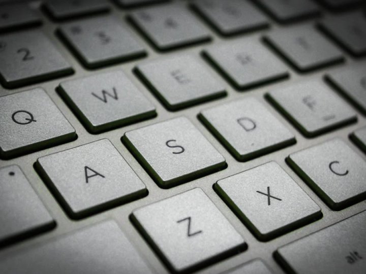 Keyboard 為何鍵盤字母都照 QWERTY 排 而不是 ABCDE?1746076255 Keyboard 為何鍵盤字母都照 QWERTY 排 而不是 ABCDE?