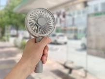 Handheld Fan 手持風扇對臉吹「很傷眼」| 若經常摔落地 恐引鋰電池爆炸1746054569