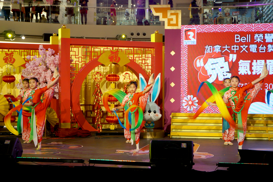CNY Eve 送虎迎兔「兔氣揚眉迎新歲」10903