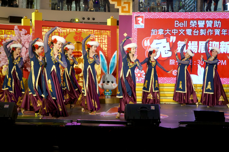 CNY Eve 送虎迎兔「兔氣揚眉迎新歲」10916