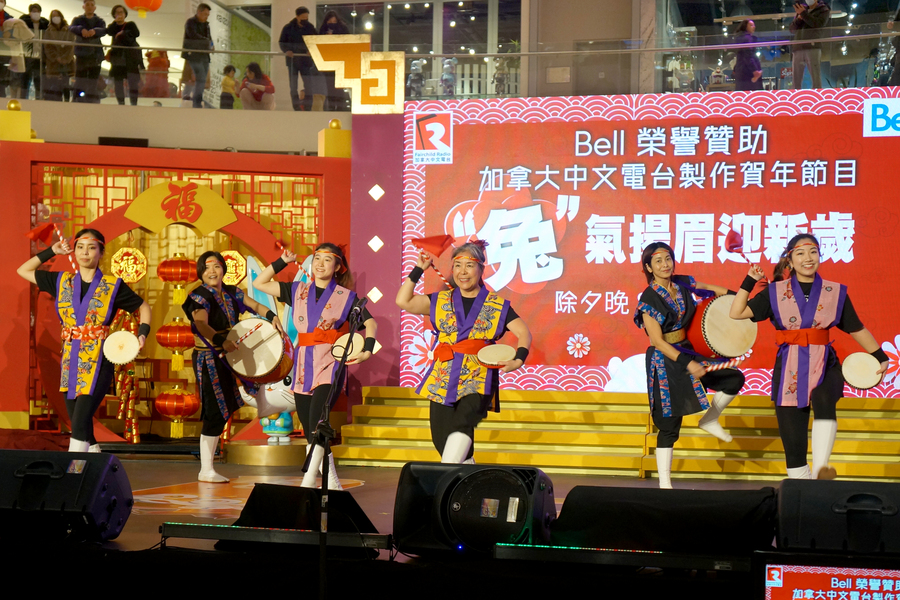 CNY Eve 送虎迎兔「兔氣揚眉迎新歲」10958