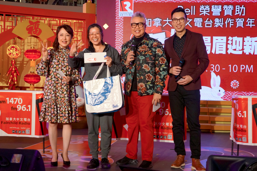 CNY Eve 送虎迎兔「兔氣揚眉迎新歲」10995