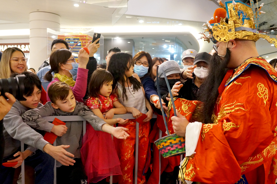 CNY Eve 送虎迎兔「兔氣揚眉迎新歲」11033