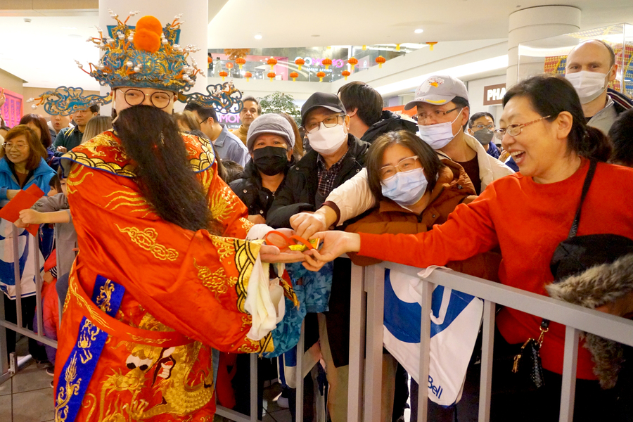 CNY Eve 送虎迎兔「兔氣揚眉迎新歲」11046