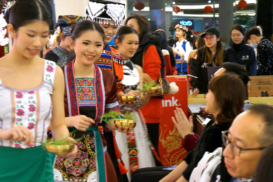 LNY Eve 送虎迎兔「龍鳳呈祥賀新歲」11870