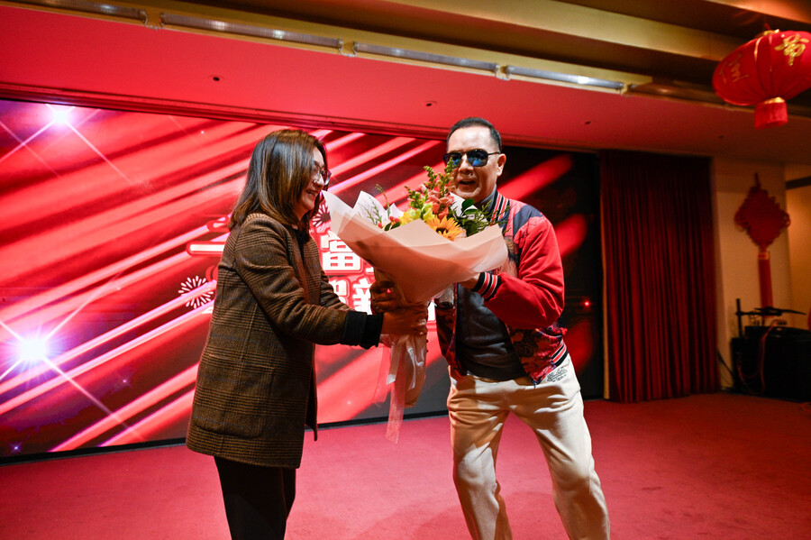 《一馬當先賀新春》圖片集13752