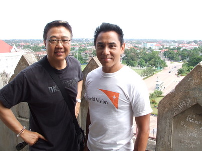 William Ho and Chris Wong<br>何活權 黃凱芹 老撾愛心之旅1822