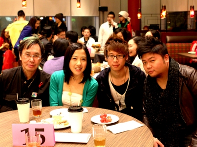 Xmas Party (4) 每枱坐一坐2330