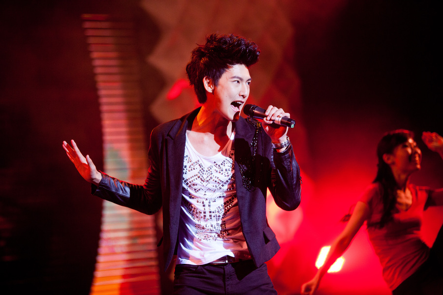 Sunshine Nation 2013 決賽台上4114