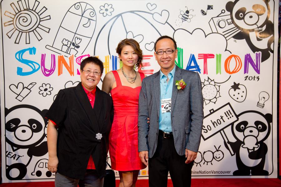 Sunshine Nation Extras4179
