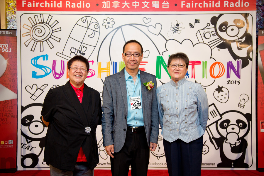 Sunshine Nation Extras4181