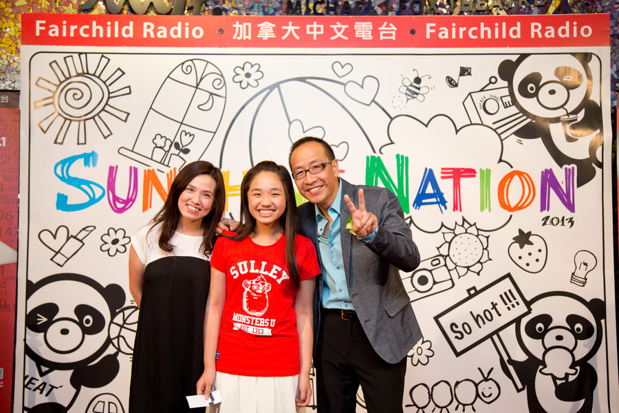 Sunshine Nation Extras4193