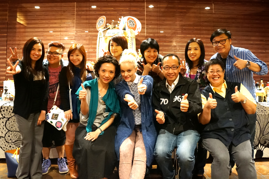 Sunshine Nation Extras4266