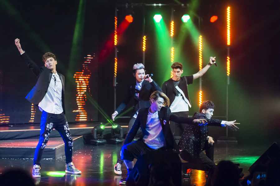 Sunshine Nation (Girlz SpeXial)5938